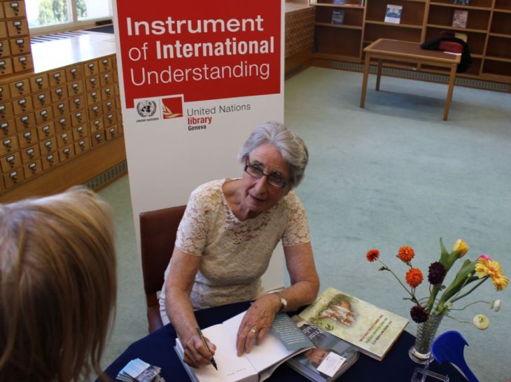 Book signing: Diana Miserez, author of trilingual children’s story book “The Three Little Fox Cubs” & “Prince Sadruddin Aga Khan: Humanitarian and Visionary” (image credit: UN Library)