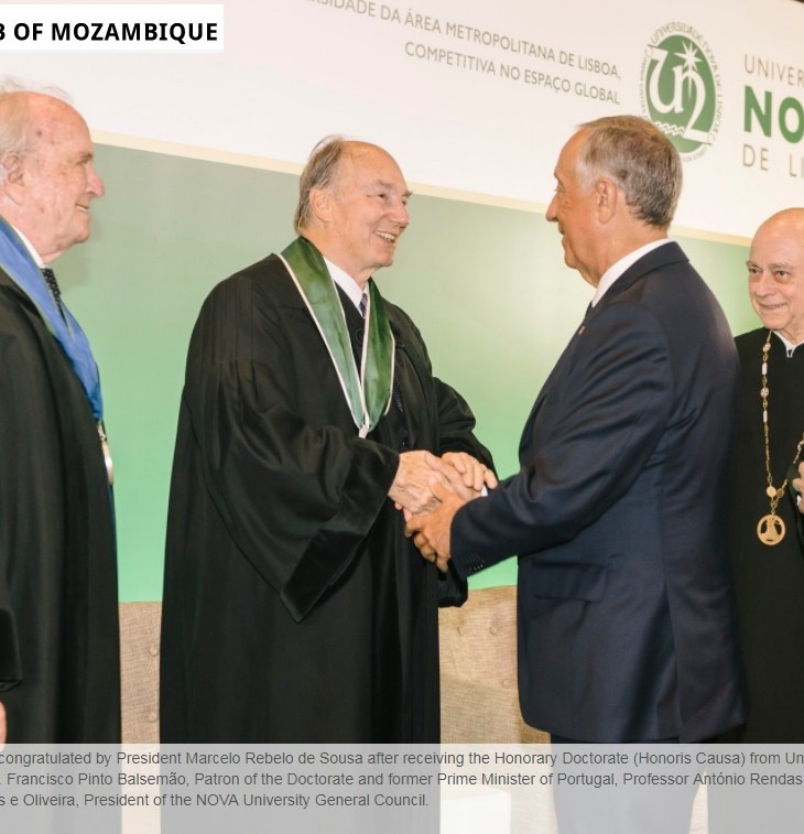 His Highness Prince Karim Aga Khan is congratulated by Portugal’s President, His Excellency Marcelo Rebelo de Sousa after receiving the Honorary Doctorate (Honoris Causa) from Universidade NOVA de Lisboa. Looking on (left to right) are Dr. Francisco Pinto Balsemão, Patron of the Doctorate and former Prime Minister of Portugal, Professor António Rendas, Rector of the NOVA University and Professor Eduardo Arantes e Oliveira, President of the NOVA University General Council. (image credit: AKDN / Antonio Pedrosa)