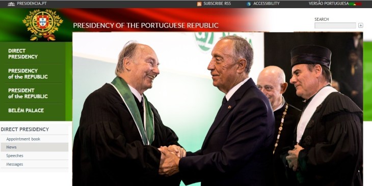 President of the Portuguese Republic, His Excellency Marcelo Rebelo de Sousa congratulates His Highness Prince Karim Aga Khan on receiving the Honorary Doctorate from Universidade NOVA de Lisboa, as Professor António Rendas, Rector of the Nova University and Professor Eduardo Arantes e Oliveira, President of the NOVA University General Council look on. (image credit: Presidencia.pt)