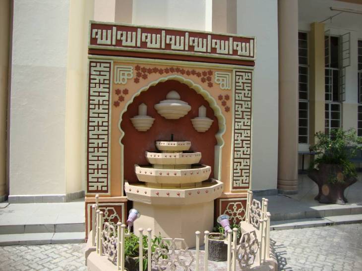 Kamrudin A Rashid: Makupa Jamatkhana in Mombasa