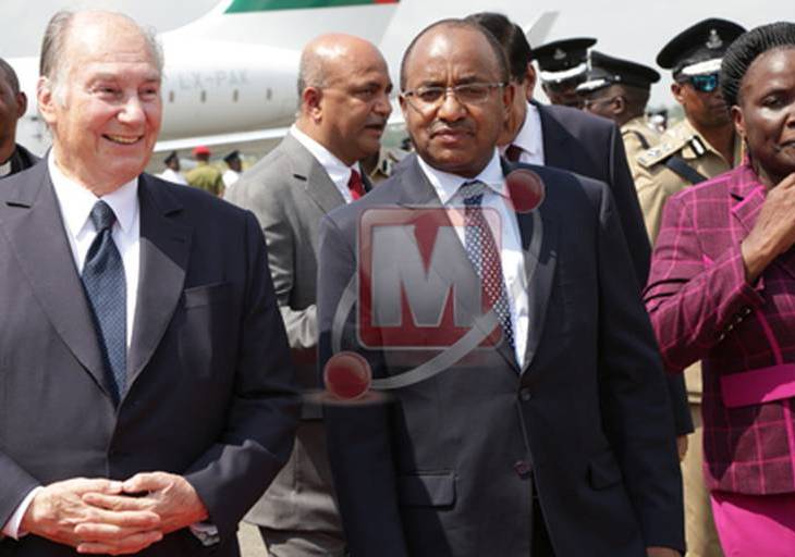 Grand reception as His Highness the Aga Khan arrives in Dar