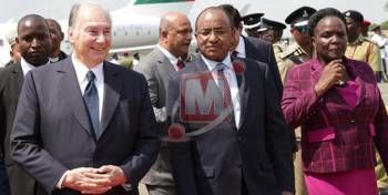 Grand reception as His Highness the Aga Khan arrives in Dar