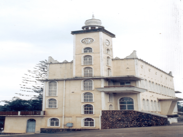 FORT PORTAL JAMATKHANA: The 12 Rare Images of Jamatkhanas in Uganda 