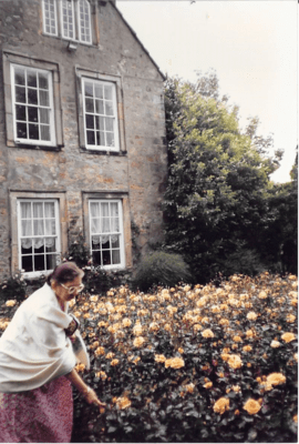 Amina Bai’s Story: From the ghetto of Dongri, Mumbai, to a tour of seven countries in Western Europe | KhojaWiki