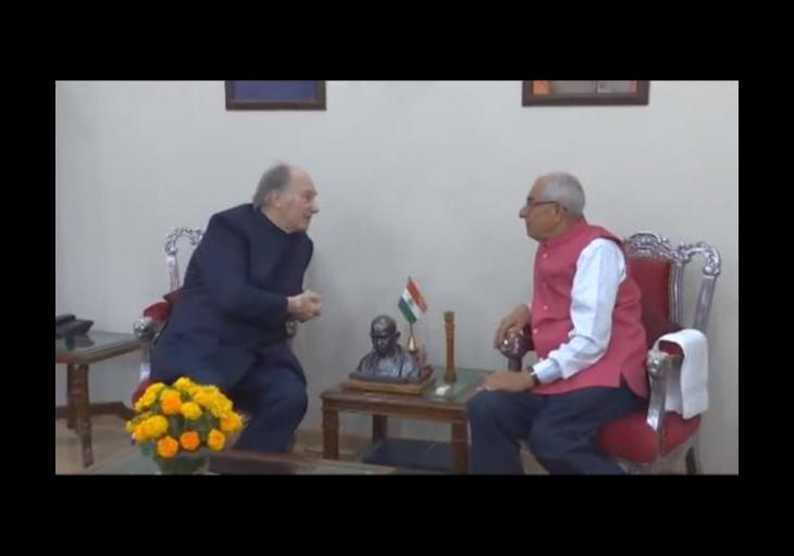 His Highness Prince Karim Aga Khan meets Honorable Governor of Gujarat (Video)