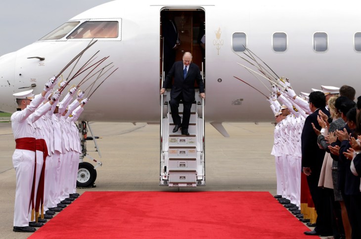 Aga Khan arrives to meet with thousands of Ismaili Muslims in Texas | Dallas News