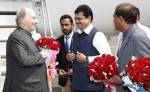 Prof Ram Shinde, Cabinet Minister for Water Conservation and Protocol, Government of Maharashtra welcomes His Highness the Aga Khan at the Mumbai Airport. AKDN / Aziz Ajaney