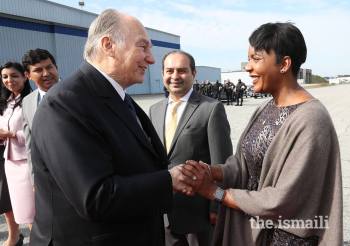 Mayor Keisha Lance Bottoms bids farewell to His Highness the Aga Khan as he departs Atlanta