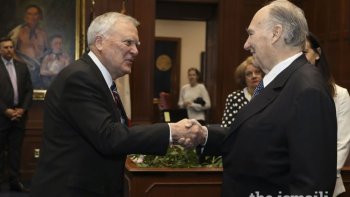 Georgia Governor Nathan Deal welcomes the Aga Khan