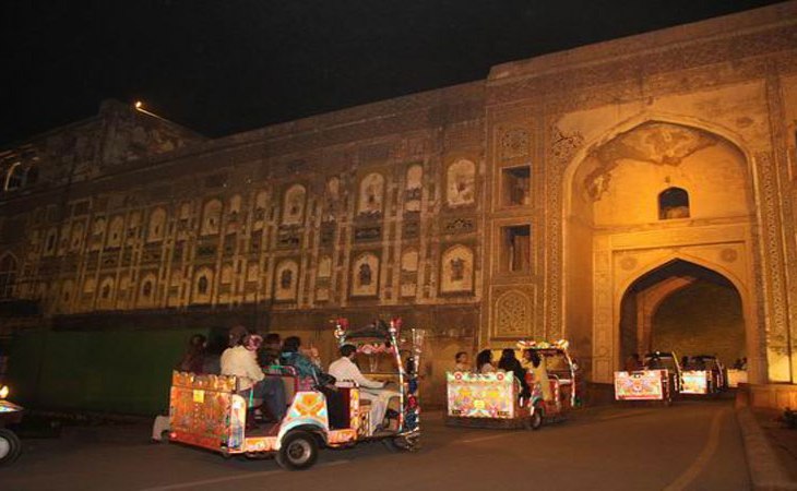 A Report by Aga Khan Trust for Culture - World’s largest picture wall of Lahore