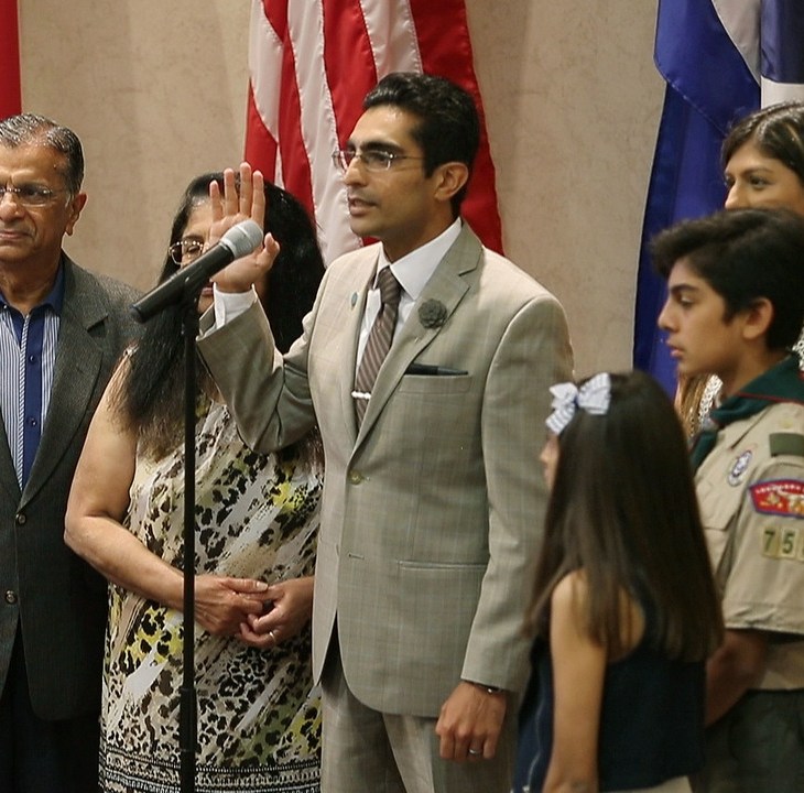 Salman Bhojani: First Muslim elected to Euless, Texas, city council sworn in