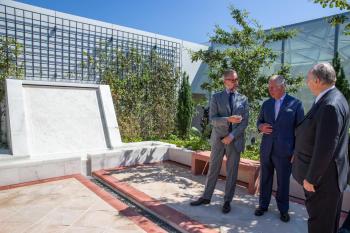 His Royal Highness Prince Charles and His Highness the Aga Khan discuss the features of the Garden of Life on the ninth floor of the newly inaugurated Aga Khan Centre with garden designer Madison Cox. | AKDN/Nayyir Damani