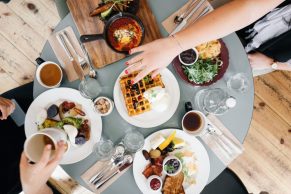 overeating-main-image-2-1170x780